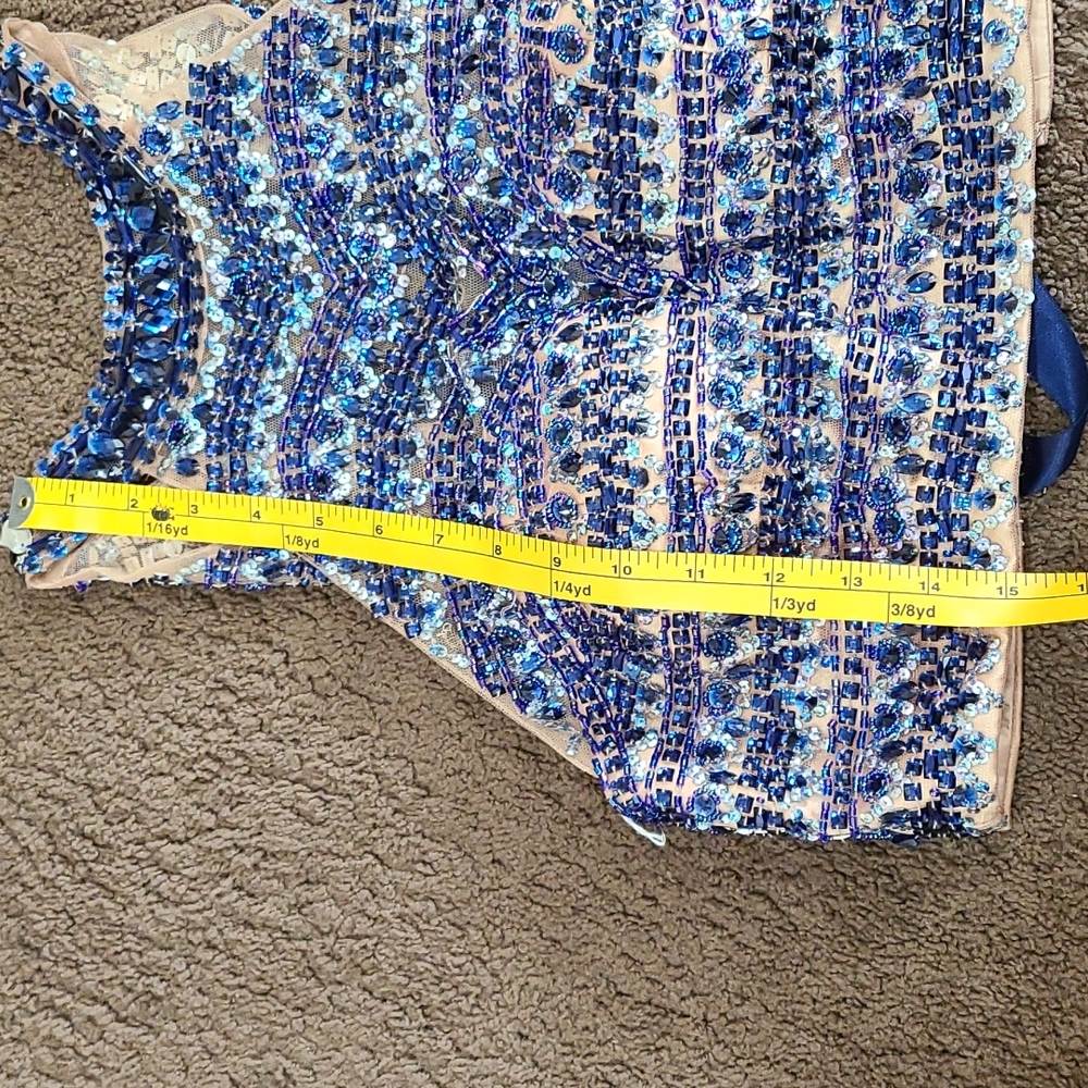 Dress - Picture 7 of 10